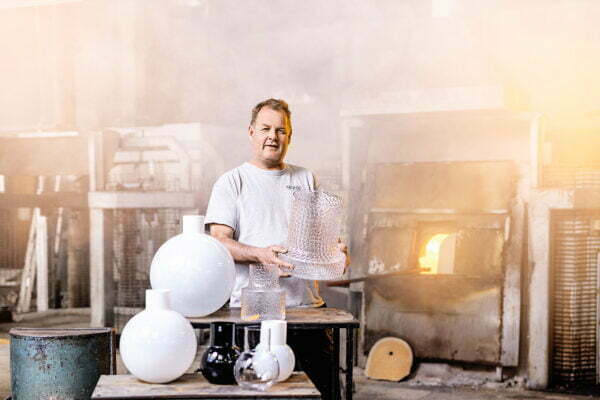 VD Kent Elm vid Skrufs glasbruk, Glasriket