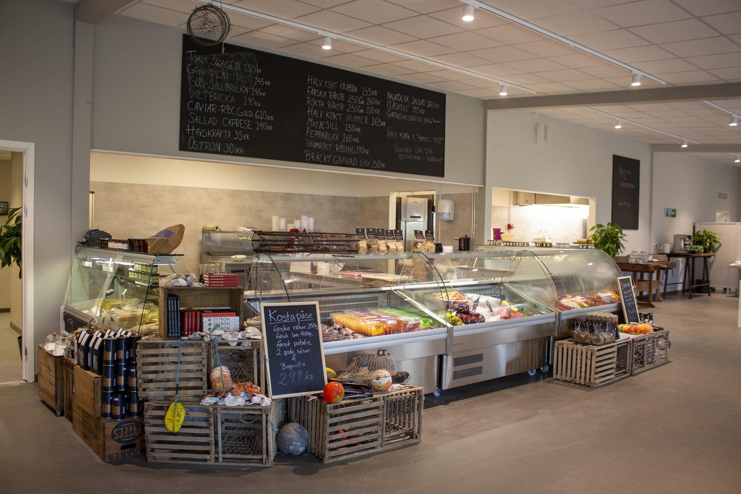 Shop environment at Kosta Delikatess and restaurant in Glasiket