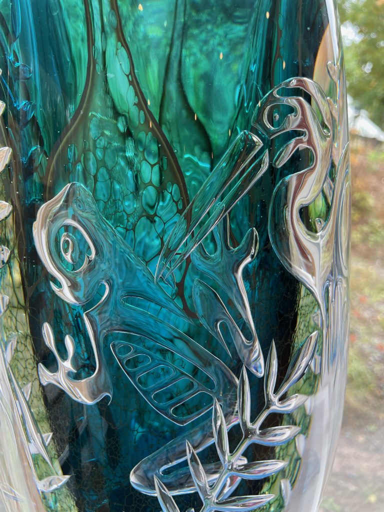 Glasskulptur gjord av Mickejohans konstglas, Glasriket