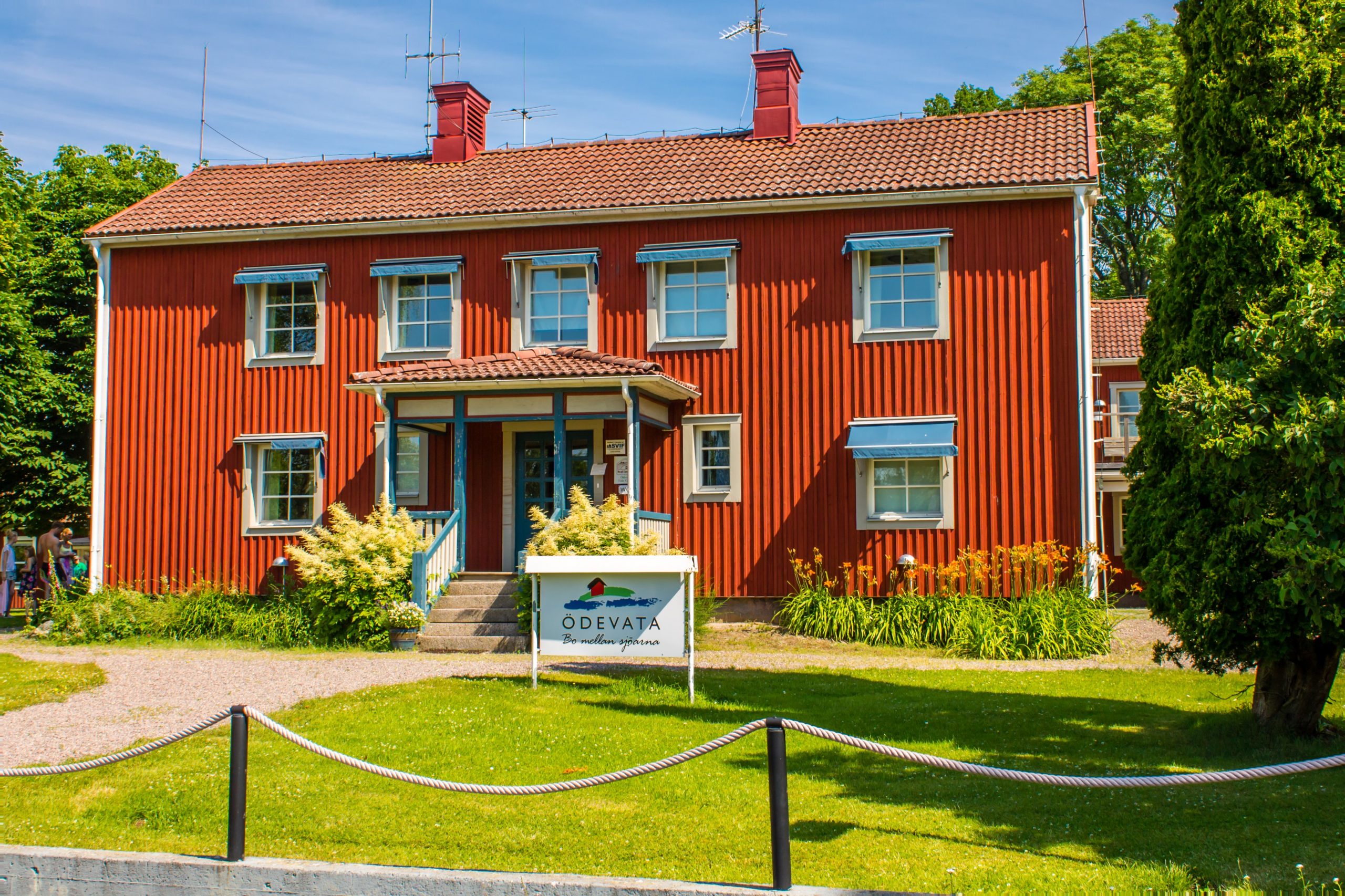 Environnement extérieur avec le bâtiment principal à Ödevata Gårdhotell, Glasriket