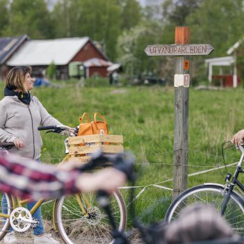 Ciclistas en la ruta de los emigrantes, Glasriket