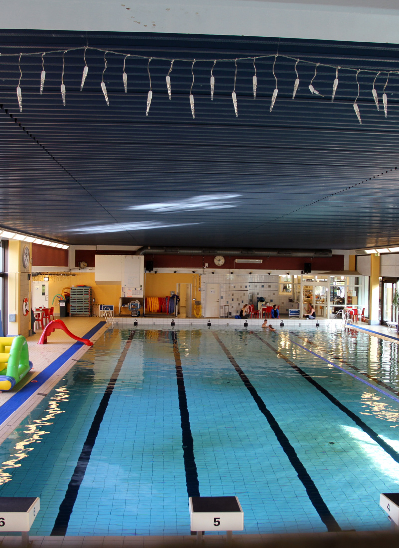 Image of the pool in Emmaboda's swimming hall, located in the Kingdom of Glass