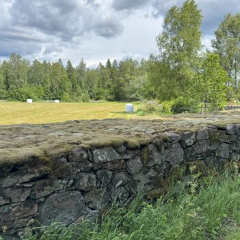 Stenmur i Gullaskruv i Glasriket.